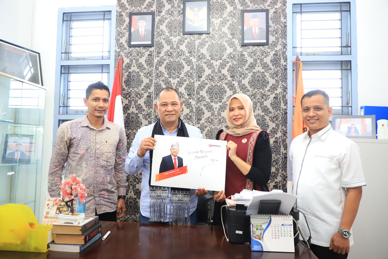Koordinator Divisi Hukum dan Penyelesaian Sengketa Badan Pengawas Pemilihan Umum Republik Indonesia (Bawaslu RI), Totok Hariono, mengunjungi Kantor Bawaslu Kota Banda Aceh pada Selasa, 30 Juli 2024