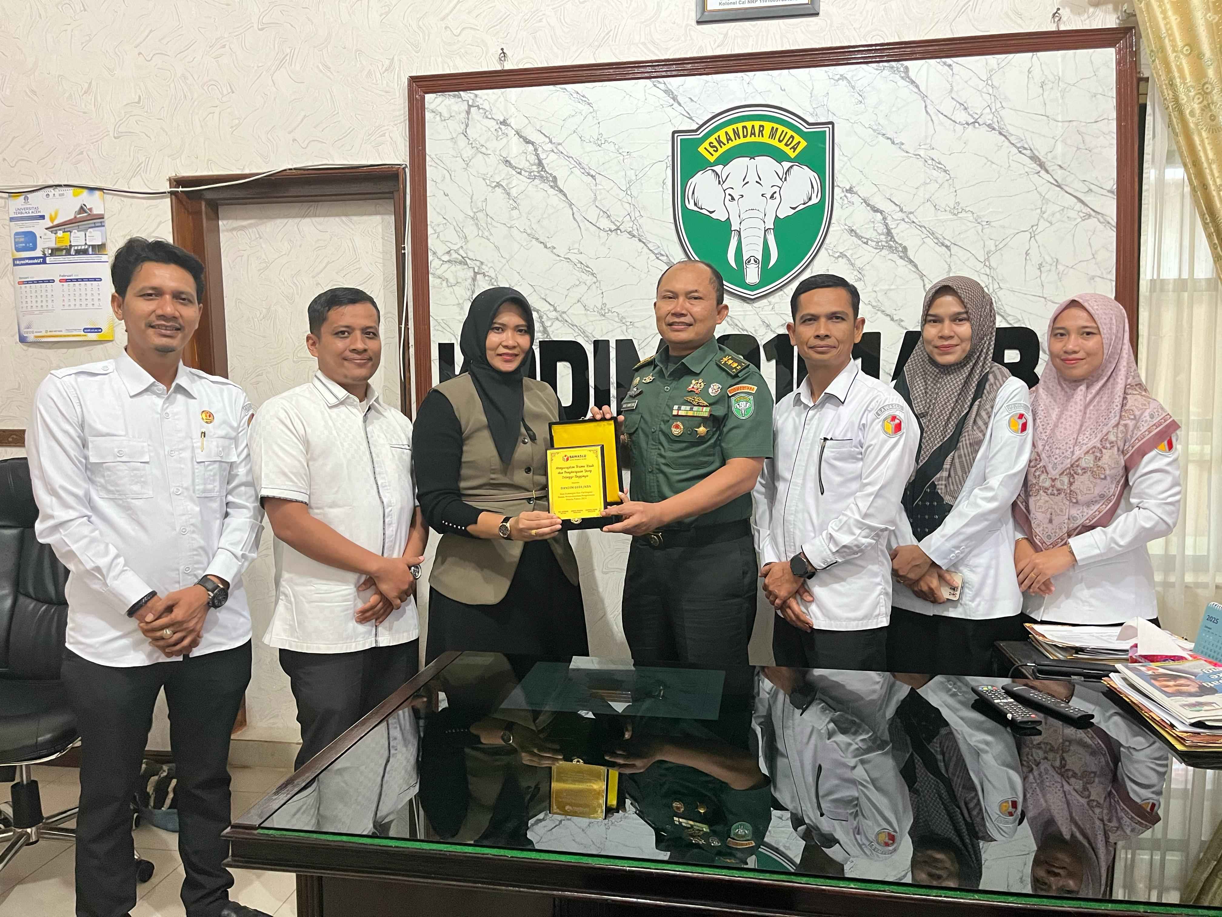 Silahturahmi Bawaslu Kota Banda Aceh dan Kodim 0101/KBA