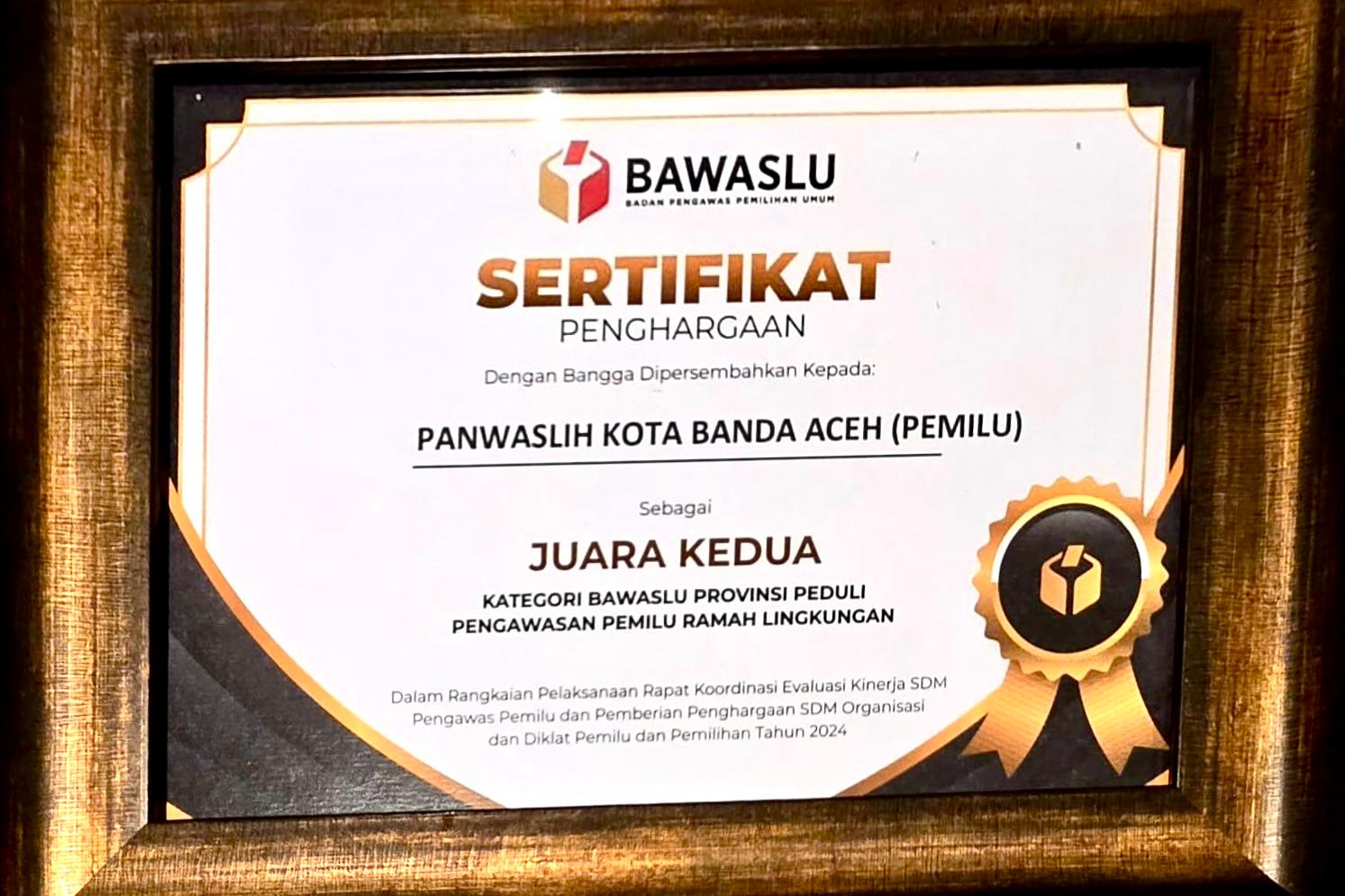 Bawaslu Kota Banda Aceh Raih Penghargaan dalam Kategori Pengawasan Lingkungan Pemilu Ramah Lingkungan