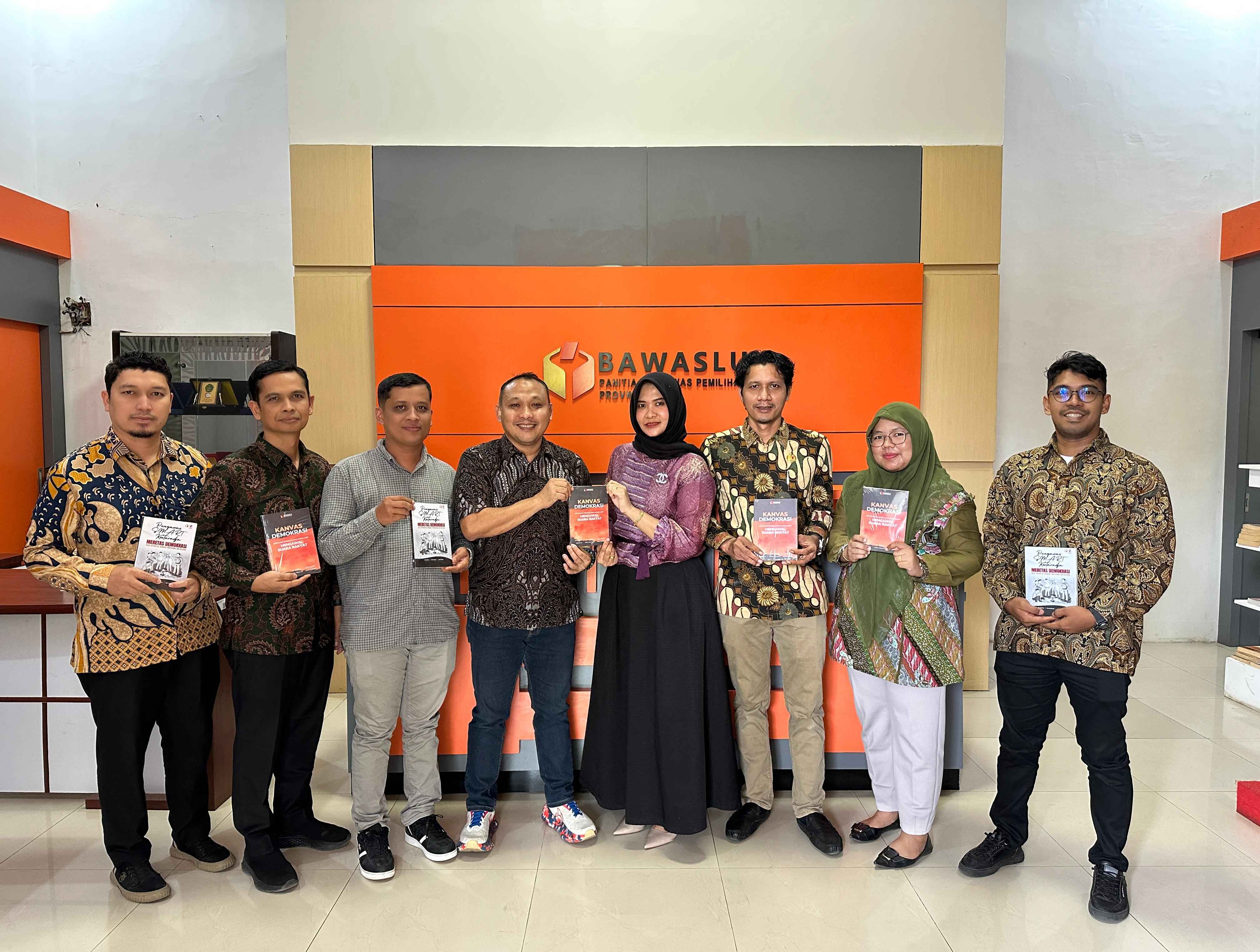Panwaslih Kota Banda Aceh Laksanakan Diseminasi Buku Kepemiluan ke Panwaslih Provinsi Aceh
