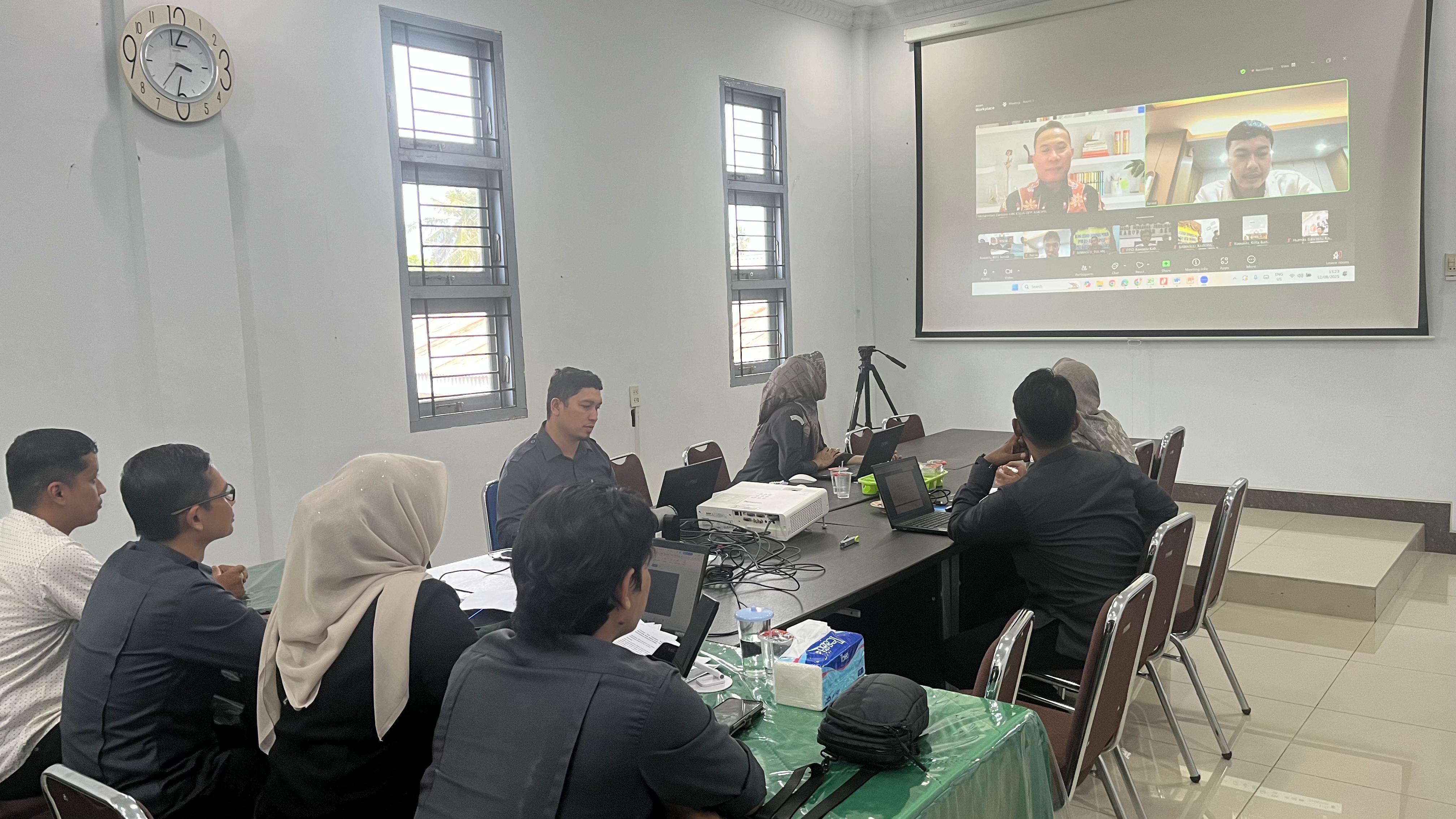 Panwaslih Kota Banda Aceh Ikuti Wawancara Daring sebagai Nominasi Monev Keterbukaan Informaasi Publik