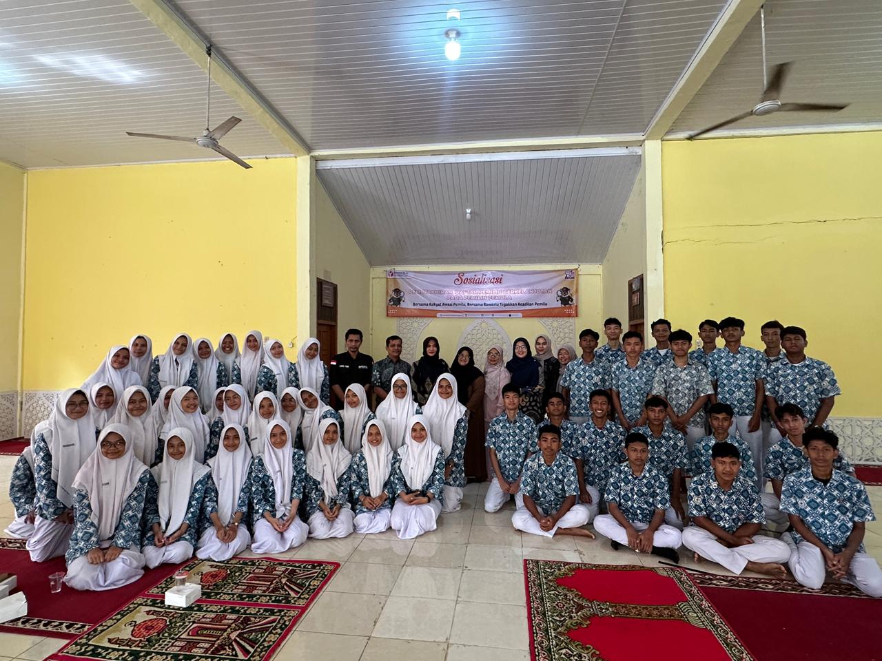 Bawaslu Kota Banda Aceh Gelar Sosialisasi Pengawasan Pemutakhiran Data Pemilih Berkelanjutan bagi Pemilih Pemula di SMA Negeri 11 Banda Aceh