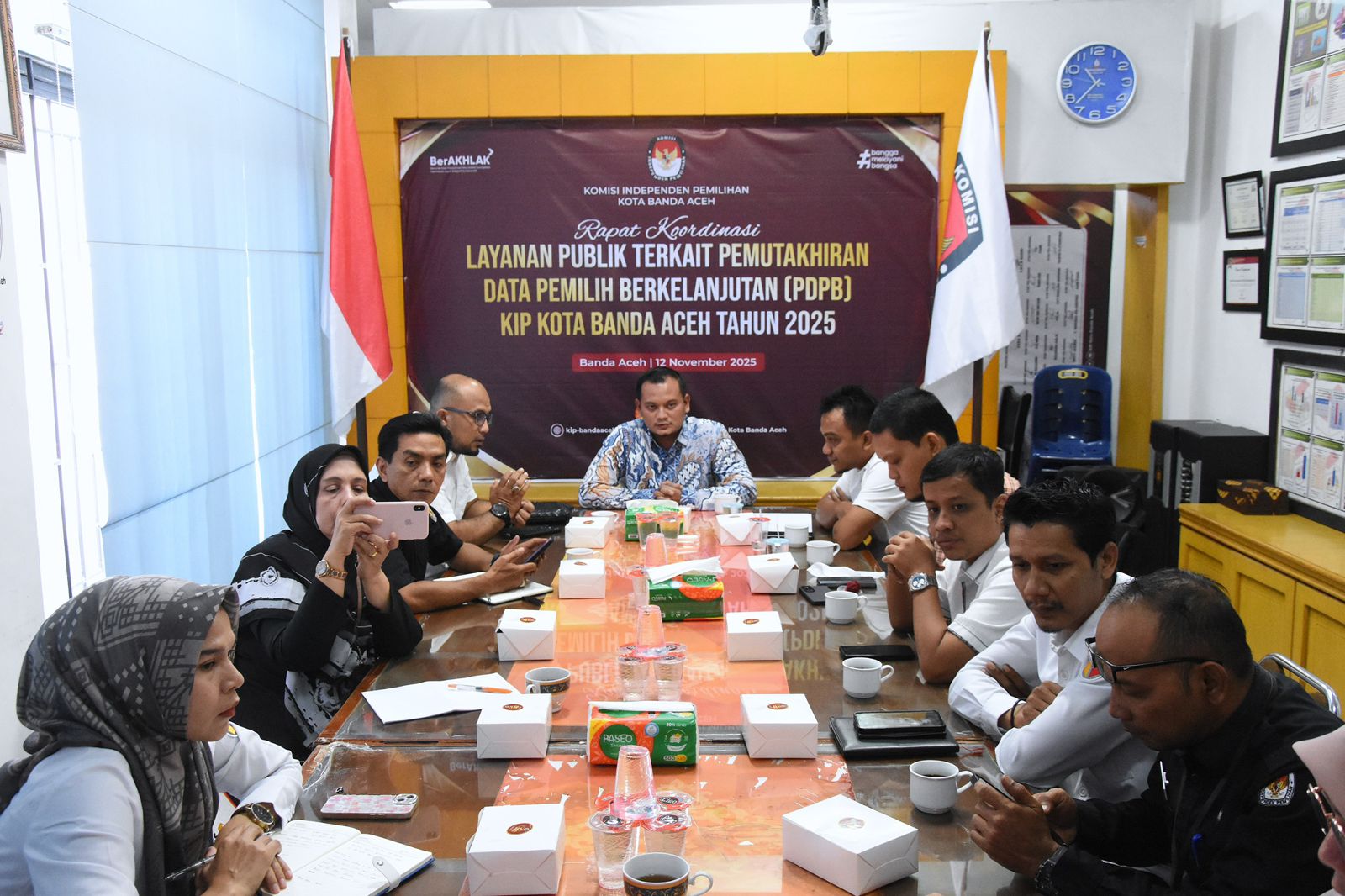 Bawaslu Kota Banda Aceh Hadiri Rapat Koordinasi Layanan Publik Terkait PDPB Bersama KIP Kota Banda Aceh