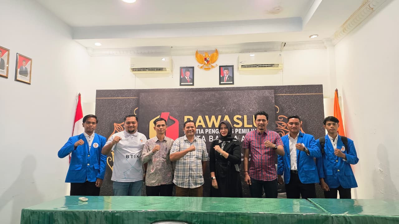Bawaslu Kota Banda Aceh menerima kunjungan mahasiswa Universitas Bina Bangsa Getsampena (UBBG) 