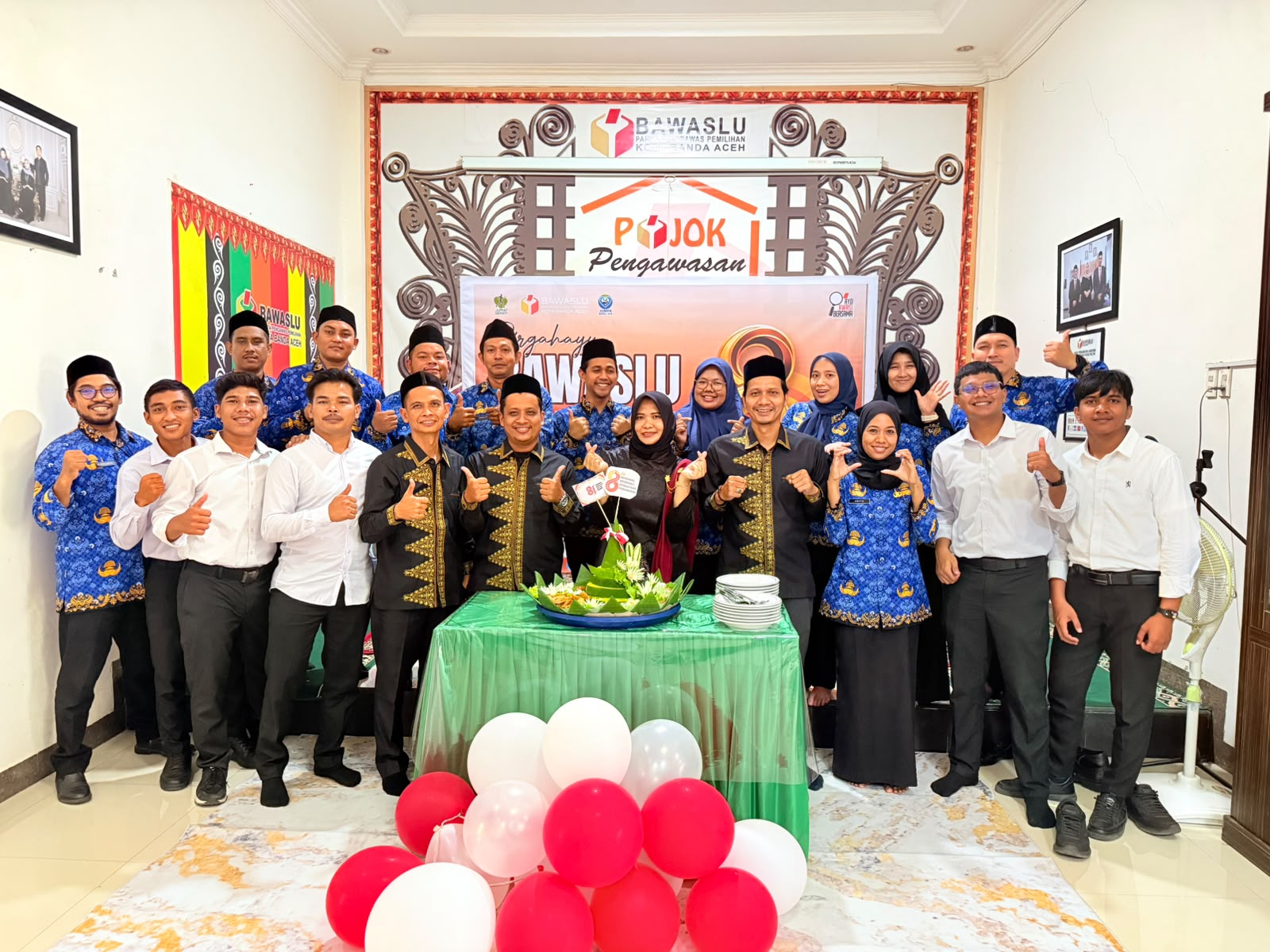 Delapan Tahun Mengawal Demokrasi, Bawaslu Kota Banda Aceh Gelar Doa Bersama dan Santunan Anak Yatim