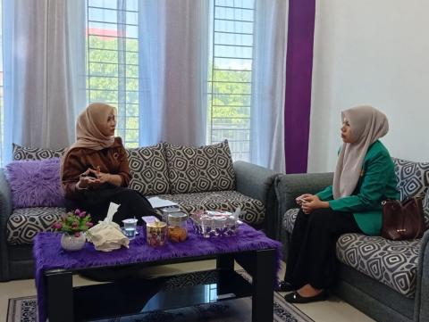 Ketua Bawaslu Kota Banda Aceh Terima Wawancara Mahasiswa untuk Kebutuhan Data Skripsi