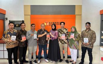Panwaslih Kota Banda Aceh Laksanakan Diseminasi Buku Kepemiluan ke Panwaslih Provinsi Aceh